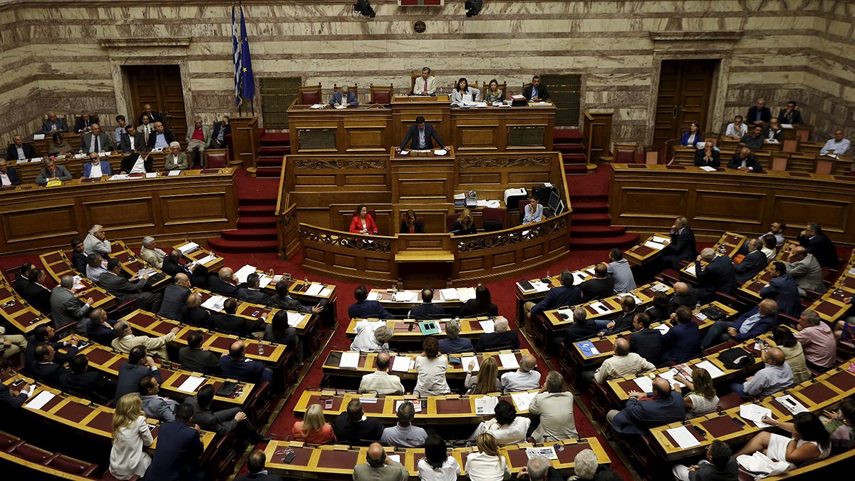 Grecia aprueba el segundo paquete de medidas exigido por Bruselas