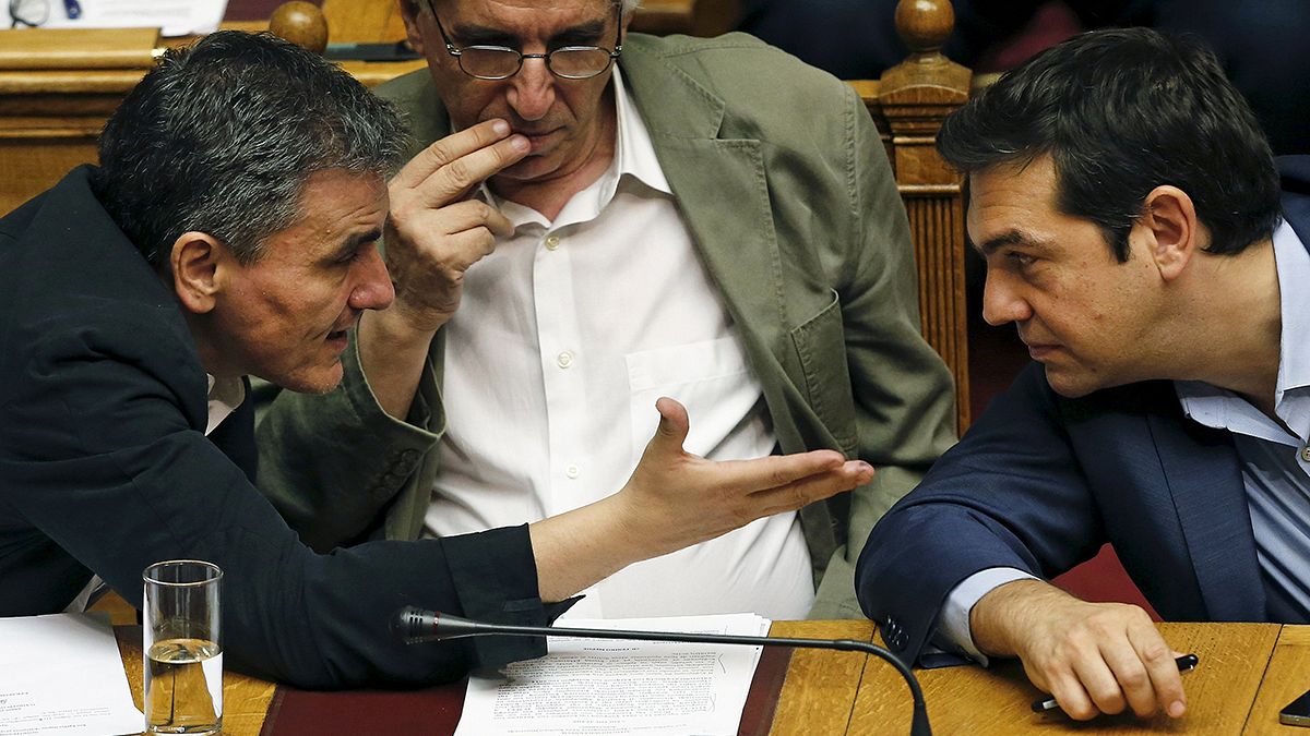 تشدید شکاف در حزب حاکم یونان در پی موافقت پارلمان با اصلاحات اقتصادی