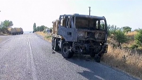 Συλλήψεις Κούρδων για την αιματηρή επίθεση στο Ντιγιάρμπαρκιρ Συλλήψεις Κούρδων για την αιματηρή επίθεση στο Ντιγιάρμπαρκιρ