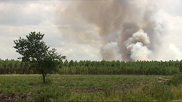 Waldbrand nahe Bordeaux bedroht Wohnhäuser Waldbrand nahe Bordeaux bedroht Wohnhäuser