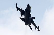 La Turchia intensifica gli attacchi aerei contro i curdi