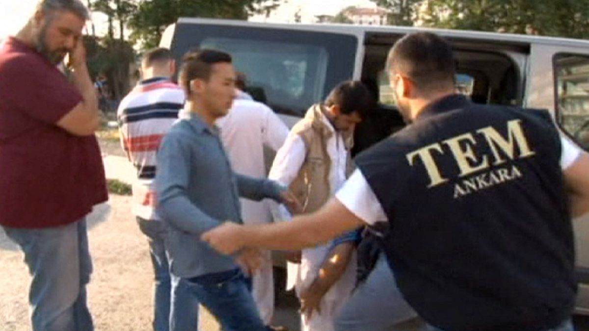 Türkei: 800 Terrorverdächtige festgenommen