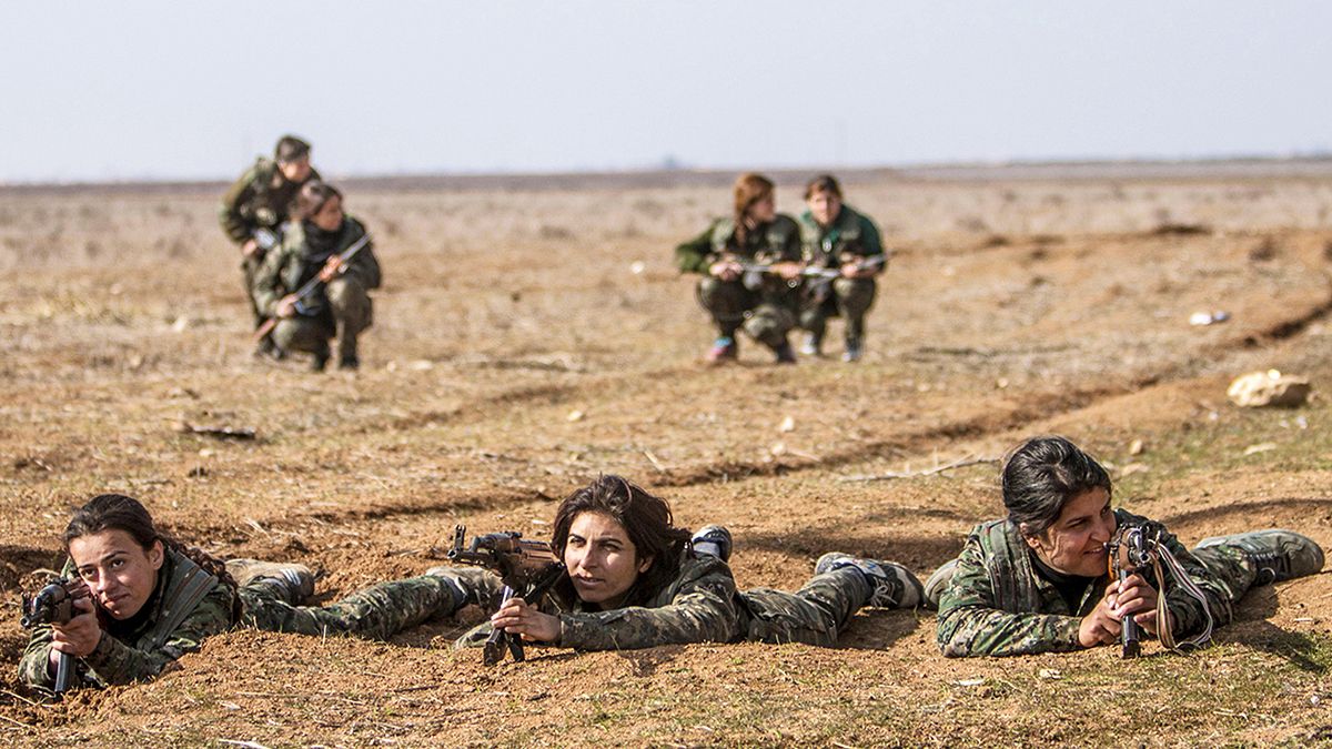 Kurdish women fighting ISIL on the frontline