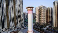 Image: China builds world's largest air purifier to combat pollution
