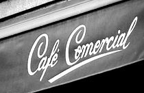 Café Comercial closes, uproar in Madrid