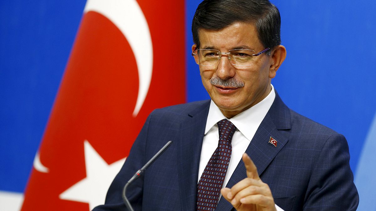 Turquia: Mantém campanha militar contra o PKK