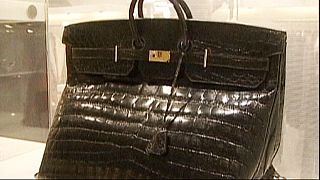 Jane Birkin exige à Hermès retirar o nome das carteiras de crocodilo