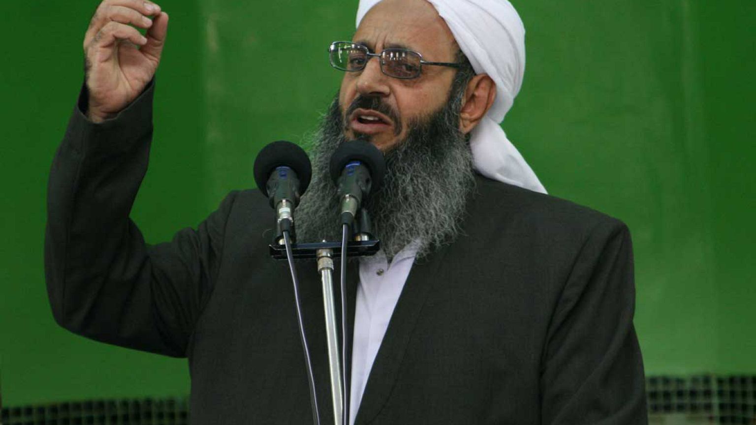 اعتراض مولوی عبدالحمید به تخریب نمازخانه اهل سنت تهران