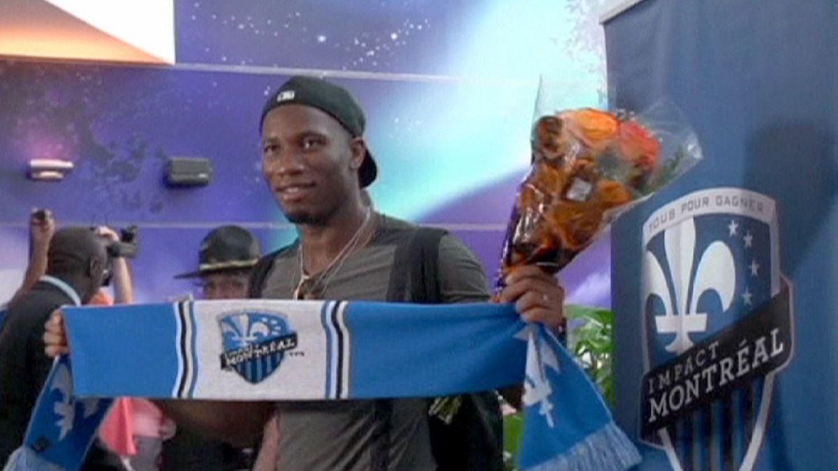 Didier Drogba causa euforia inédita no aeroporto de Montreal