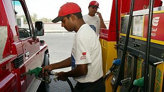 Rincaro benzina, prezzo record negli Emirati