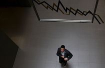 سقوط قابل ملاحظه ارزش سهام بورس آتن پس از پنج هفته تعطیلی
