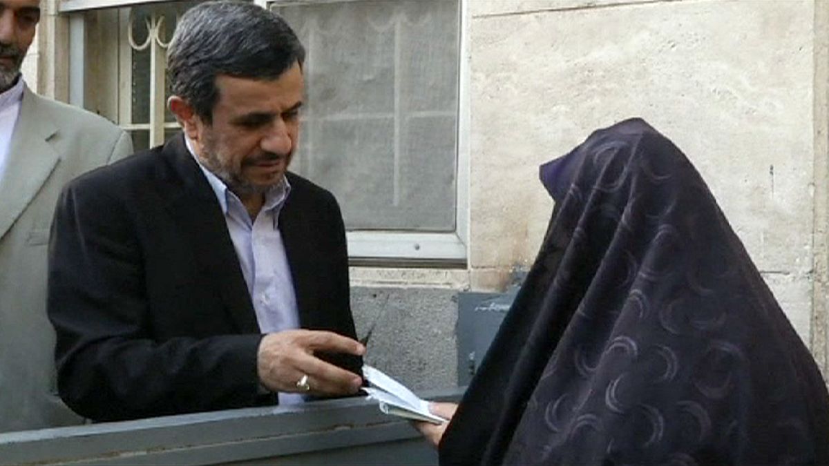 Does Ahmadinejad plan a shock return to frontline politics?