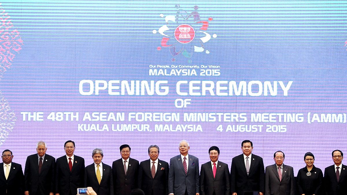 Cumbre de ministros de Exteriores del sudeste asiático con la vista puesta en China