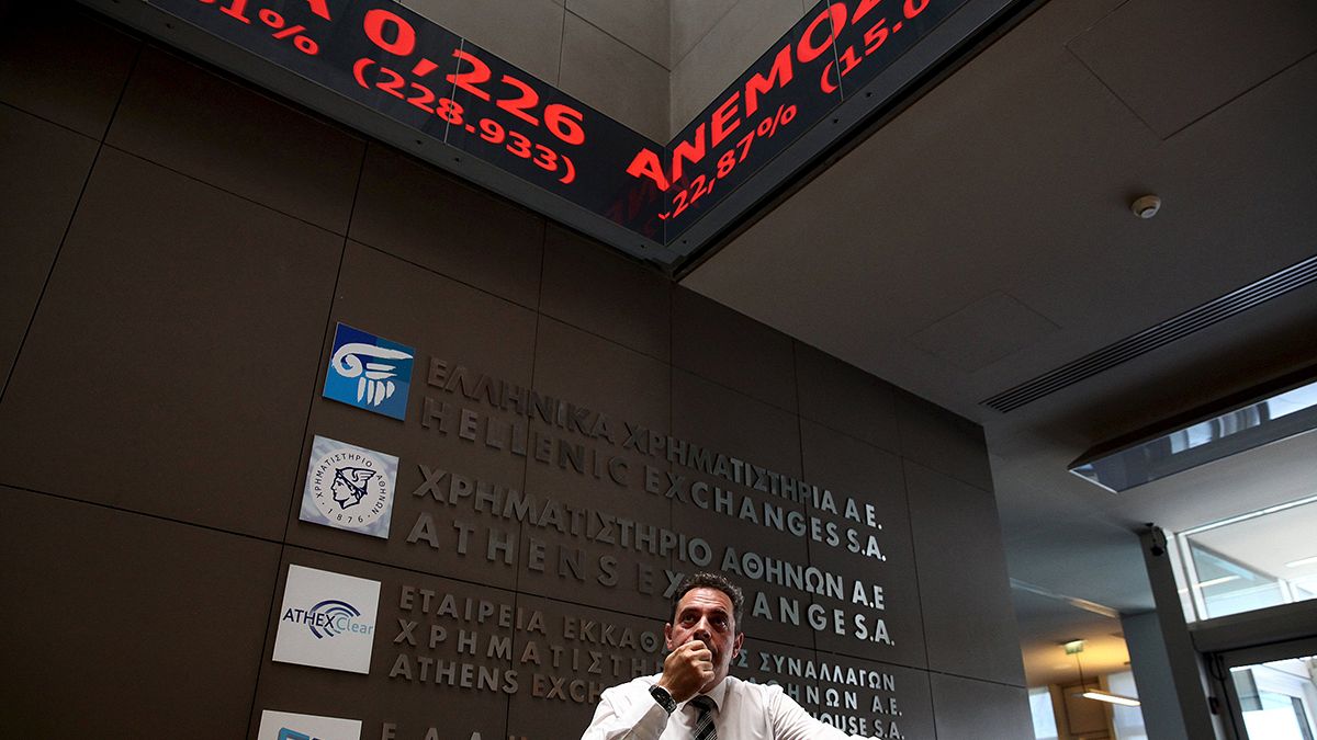 Bolsa de Atenas caiu 4,48% no início do pregão