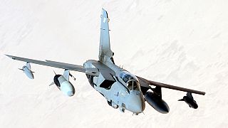 بریتانیا حملات جنگنده های تورنادو به مواضع داعش را تا سال ۲۰۱۷ تمدید کرد