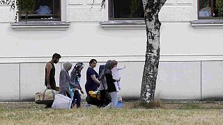 Austria: overwhelmed refugee centre closes to new arrivals