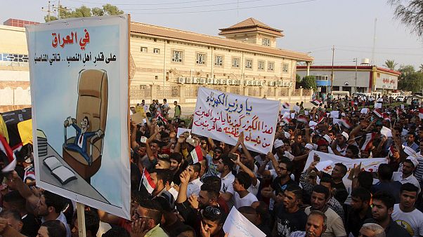 Iraq, proteste contro il governo per carenze elettricità durante calura estiva Iraq, proteste contro il governo per carenze elettricità durante calura estiva