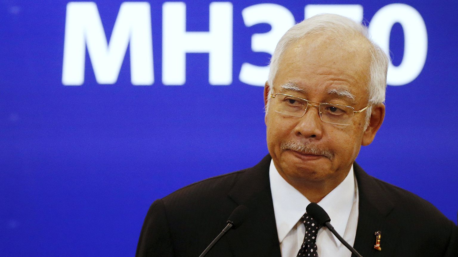 MH370: Malásia confirma que peça encontrada é do avião mas França... não