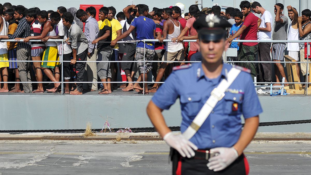 Akdeniz’de kurtarılan göçmenler İtalya'ya ulaştı