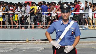 Ιταλία:Στο λιμάνι του Παλέρμο έφτασαν οι πρώτοι διασωθέντες μετανάστες του ναυαγίου ανοιχτά της Λιβύης