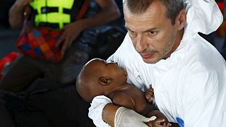 Mais 613 migrantes resgatados no Mediterrâneo