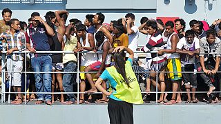 Cinq personnes arrêtées après le naufrage d'une embarcation de migrants en Méditerranée