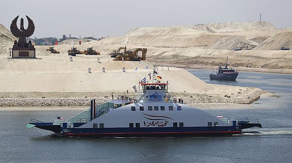 Der neue Suezkanal: Al-Sisi-Denkmal und Wirtschaftshoffnung Der neue Suezkanal: Al-Sisi-Denkmal und Wirtschaftshoffnung