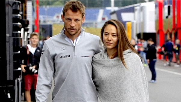 Jenson Button rapinato nella sua villa: bottino da almeno 400mila euro Jenson Button rapinato nella sua villa: bottino da almeno 400mila euro