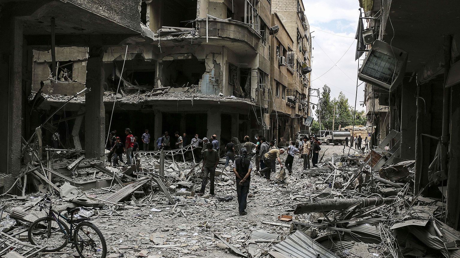 Image: Syrian army carries out vacuum bomb attack in eastern Gouta