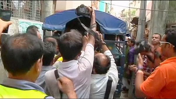 Bangladesh : un blogueur défenseur de la laïcité assassiné à coups de machettes Bangladesh : un blogueur défenseur de la laïcité assassiné à coups de machettes