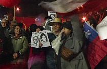 ناشطون تشيليون يحتفلون بوفاة مدير استخبارات الدكتاتور بينوشيه
