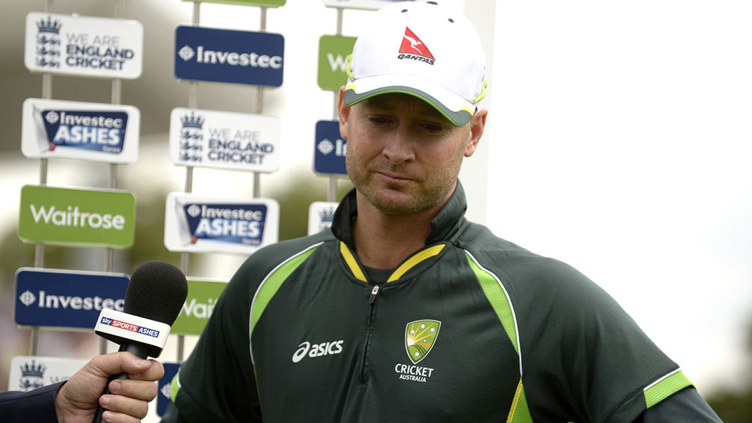 Michael Clarke dit stop