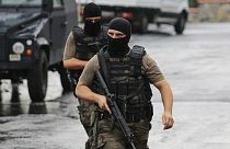 Turquia: Atentados sangrentos de norte a sul contra forças de segurança