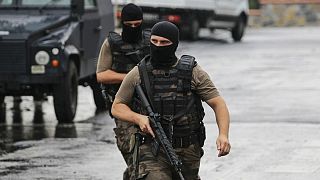Oleada de ataques contra las fuerzas de seguridad turcas