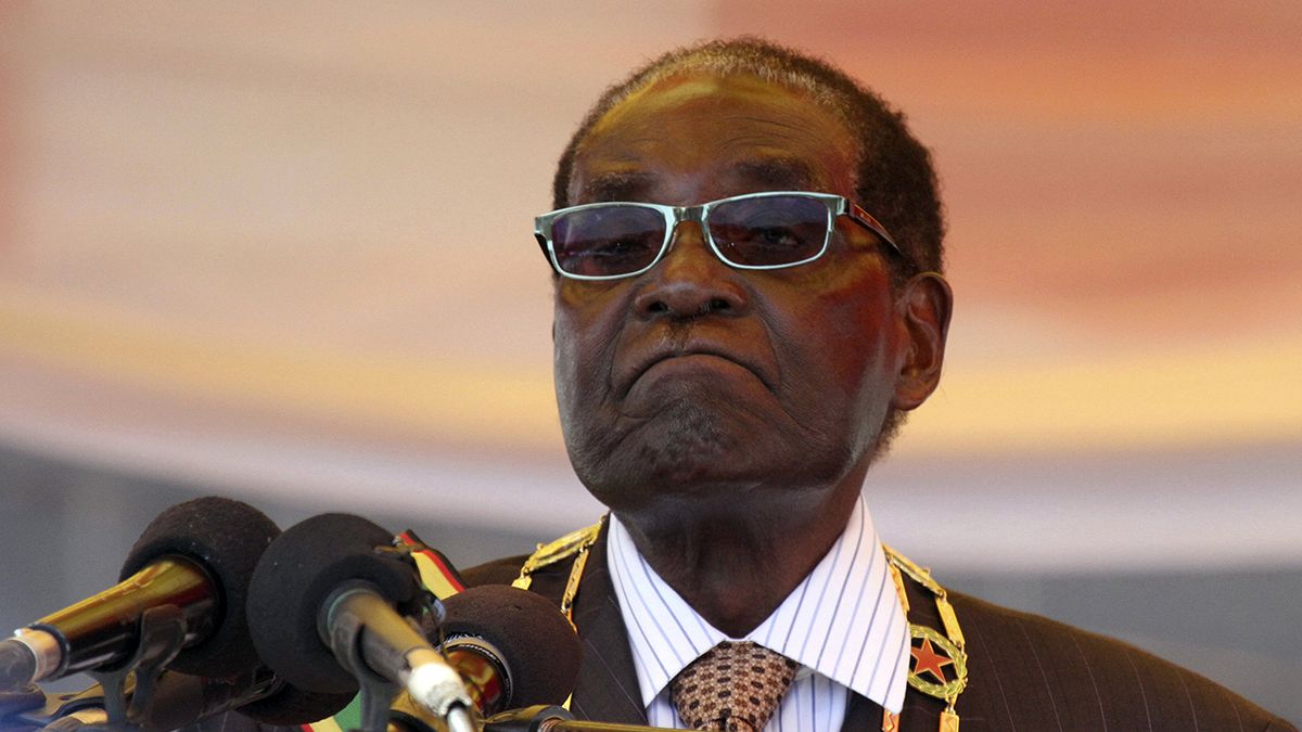A zimbabwei elnök-diktátor vandalizmusnak nevezte Cecil lelövését