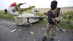 Πτήση MH17: στο μικροσκόπιο θραύσματα πυραύλου