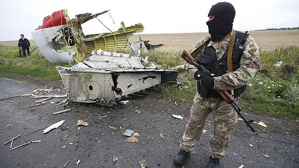 Πτήση MH17: στο μικροσκόπιο θραύσματα πυραύλου Πτήση MH17: στο μικροσκόπιο θραύσματα πυραύλου