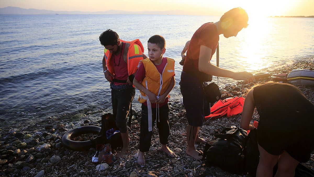 Oleada de inmigrantes en las costas griegas e italianas