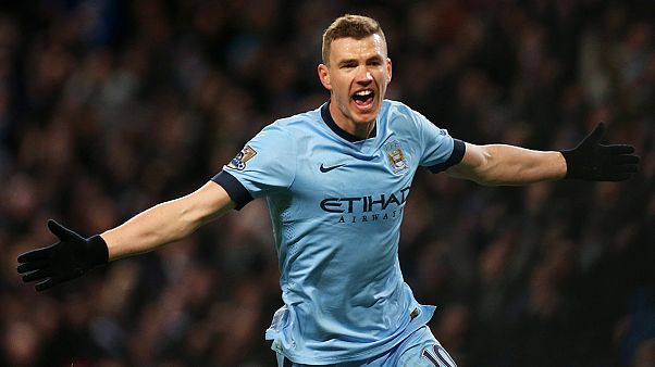 Calcio: Dzeko è della Roma, fino al 2020 Calcio: Dzeko è della Roma, fino al 2020