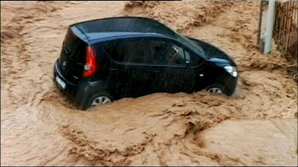 D'importantes inondations frappent la région côtière italienne D'importantes inondations frappent la région côtière italienne