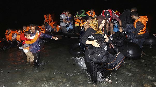 Κως: «Μικρά παιδιά χωρίς νερό και φαγητό» λένε οι μετανάστες Κως: «Μικρά παιδιά χωρίς νερό και φαγητό» λένε οι μετανάστες