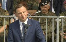 Duda: A NATO ne ütközőzónának tekintse Lengyelországot!