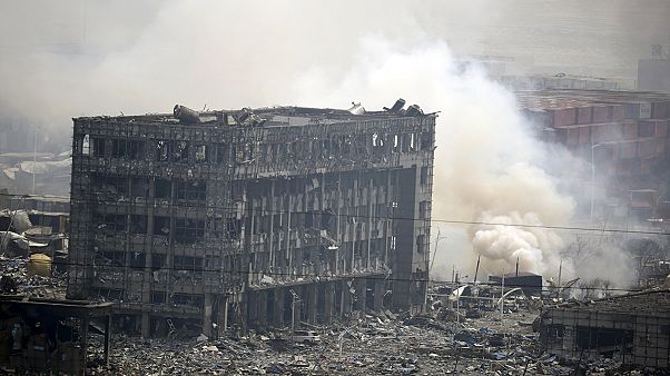 إنفجارات تيانجين : إستمرارعمليات البحث عن بقايا الجثث إنفجارات تيانجين : إستمرارعمليات البحث عن بقايا الجثث