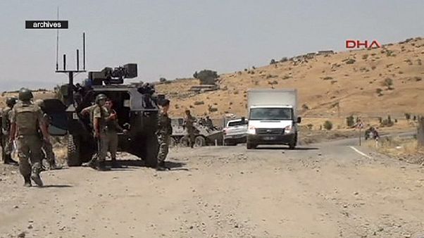 Tres soldados turcos mueren en choques contra miembros del PKK en Hakkari Tres soldados turcos mueren en choques contra miembros del PKK en Hakkari