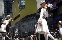 New York: Dutzende Paare stellen Eisenstaedt-Foto nach