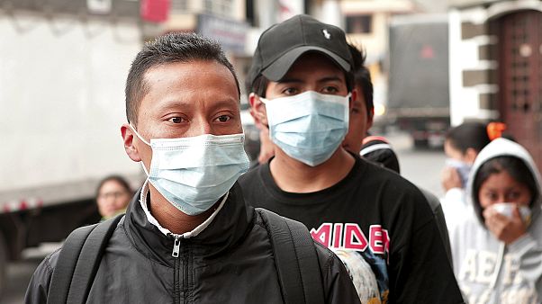 Ecuadorianischer Vulkan spuckt kilometerhoch Asche Ecuadorianischer Vulkan spuckt kilometerhoch Asche