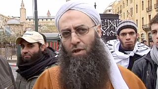 El jeque salafista Ahmed al Asir detenido en Beirut cuando trataba de huir del Líbano