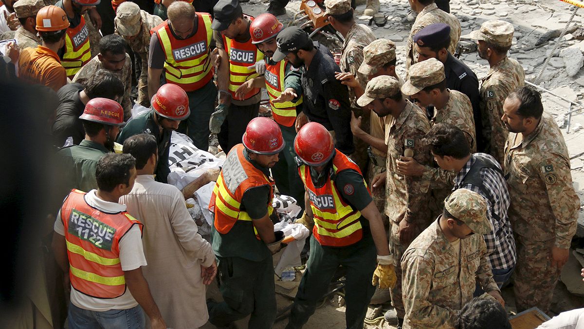 Πακιστάν: Πολύνεκρη επίθεση καμικάζι - Νεκρός υπουργός της επαρχίας Πουνγιάμπ