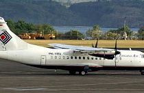 Flugzeugabsturz in Indonesien: Rettungsmannschaften auf dem Weg zu wahrscheinlichem Absturzort