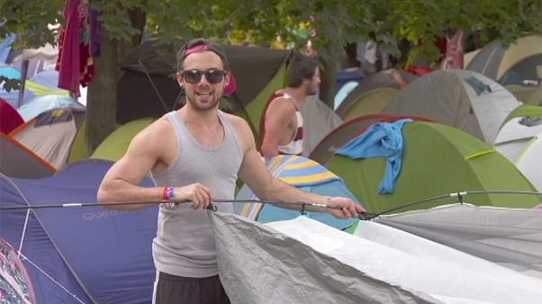 Ungarn: Musikfestival lässt Zelte für Flüchtlinge da Ungarn: Musikfestival lässt Zelte für Flüchtlinge da